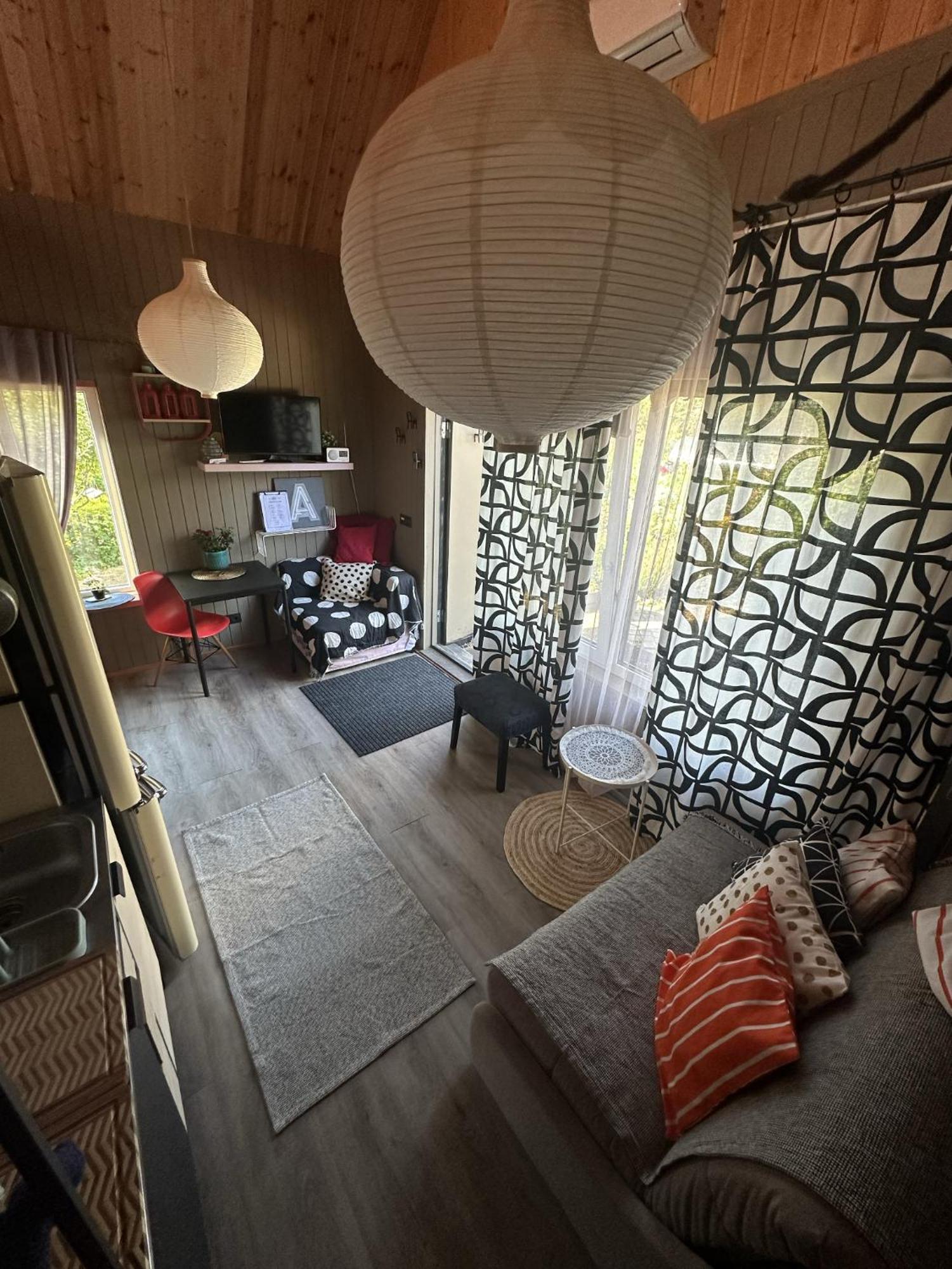 리가 Amazing Little House On An Island With Garden 빌라 외부 사진