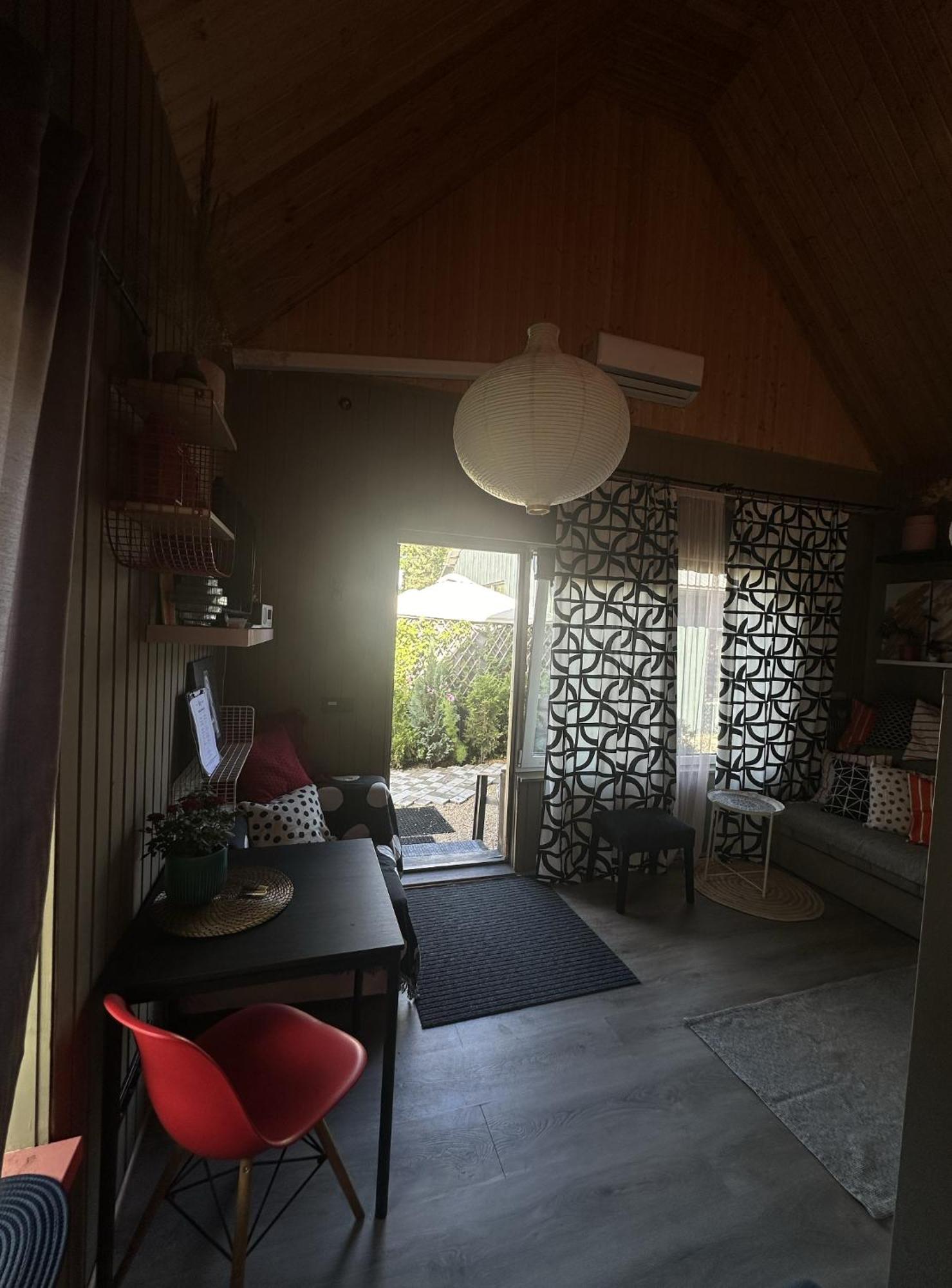 리가 Amazing Little House On An Island With Garden 빌라 외부 사진