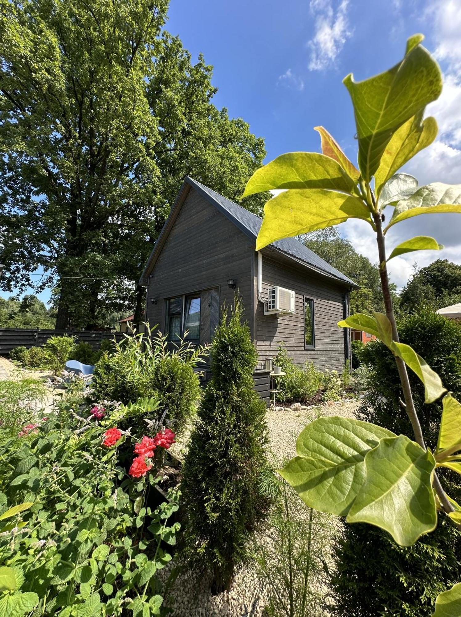 리가 Amazing Little House On An Island With Garden 빌라 외부 사진