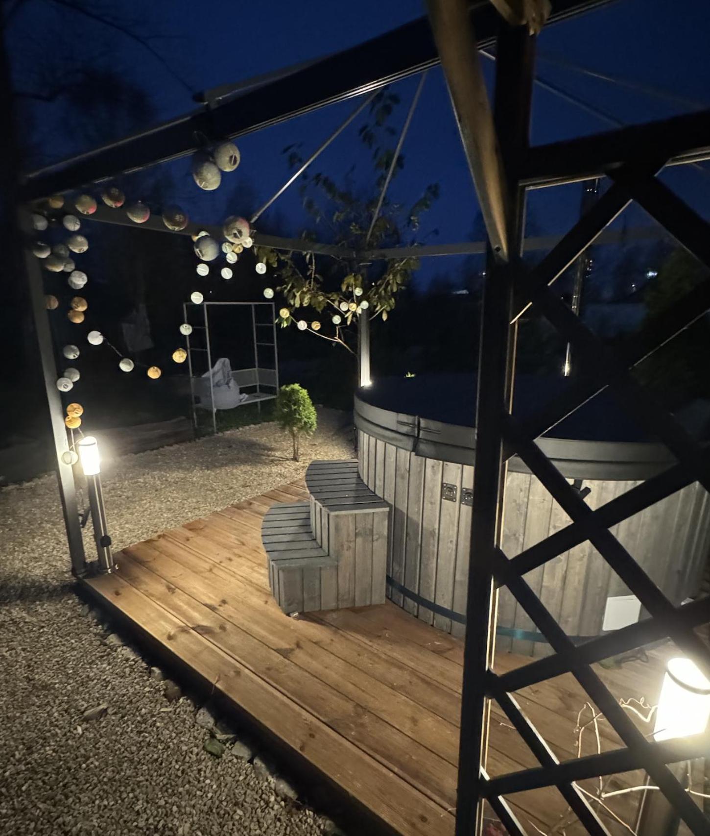 리가 Amazing Little House On An Island With Garden 빌라 외부 사진